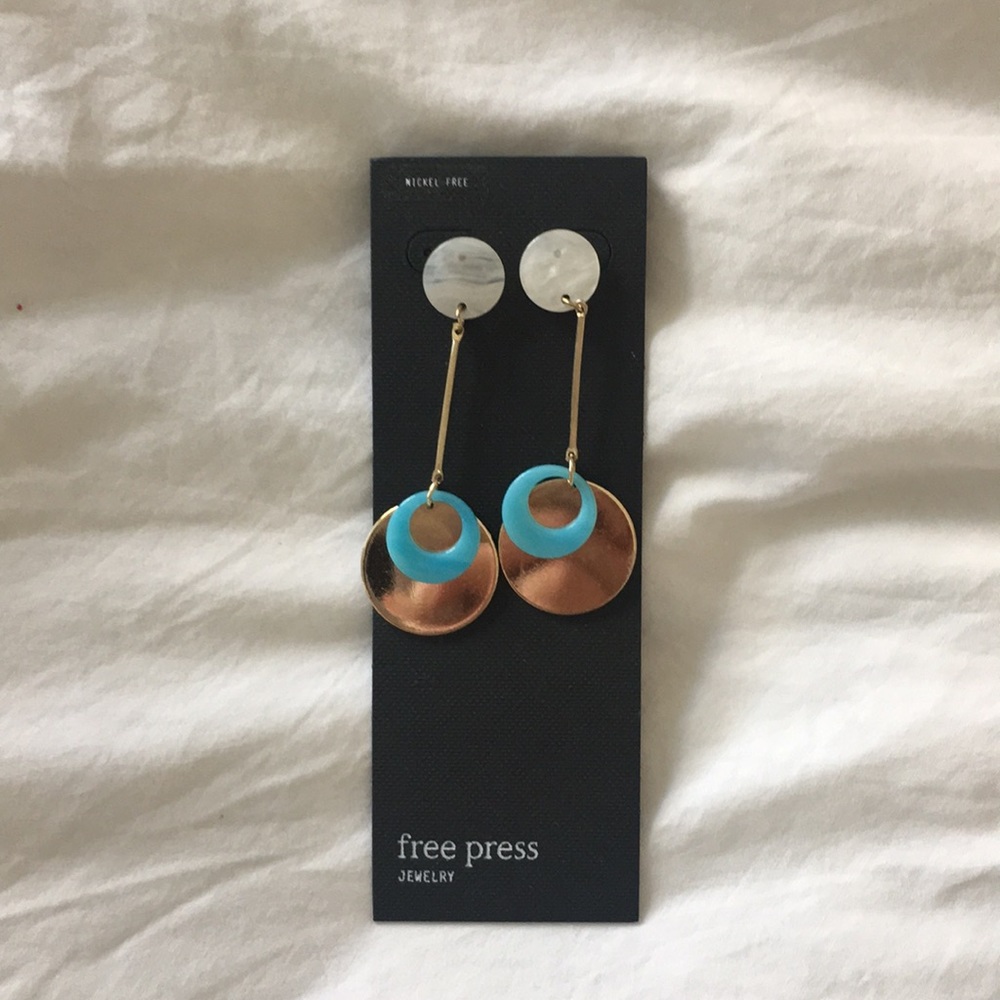 ✨NWT✨ free press Mixed Material Earring